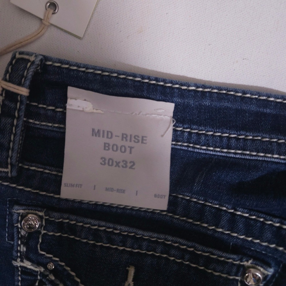 Miss Me Mid Rise Bootcut Jeans Dark Blue Sequin Embroidered Slim Fit 30x32 NEW - Picture 9 of 10